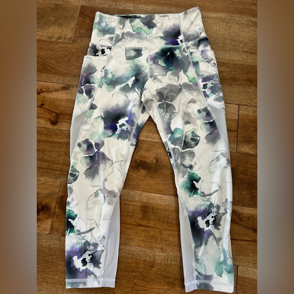 Athleta Women’s 7/8 Floral Print Leggings